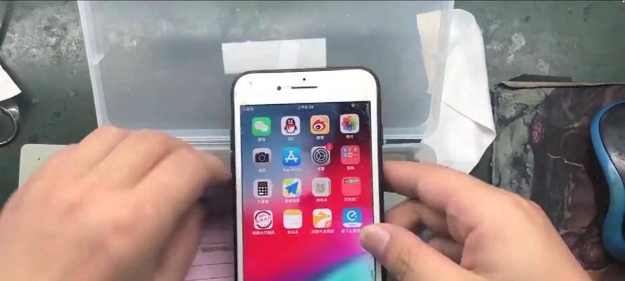 解决iPhone手机无服务问题的有效方法（针对iPhone手机无服务问题的快速修复技巧）