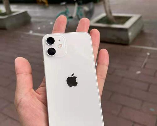 iPhone13的流畅运行之谜（4G运行内存如何保持流畅？）