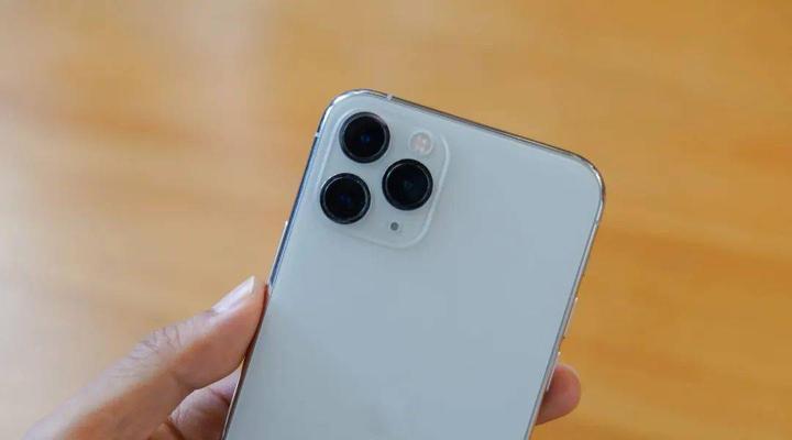 如何以无Home键iPhone11强制重启？（解决iPhone11出现故障的简便方法）