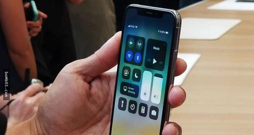 如何以无Home键的iPhone11强制重启？（快速解决iPhone11问题的简便方法）