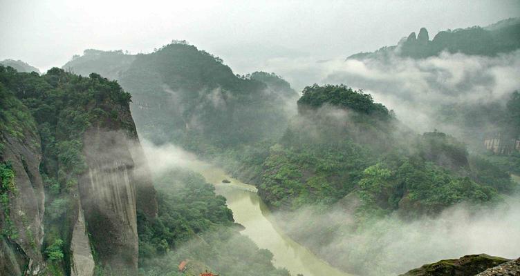 福建十大必去景点，让你领略古老与现代的完美融合（揭秘福建最热门景点排名）