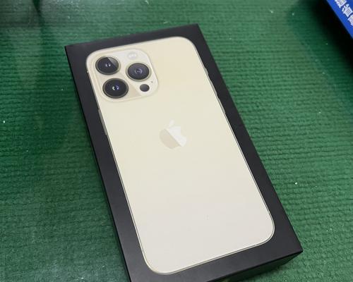 如何设置iPhone13Pro电池百分比为主题（简单操作让你的手机显示电池百分比）