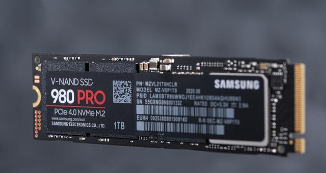 六款主流级1TB M.2 SSD横评？哪款性能更优？